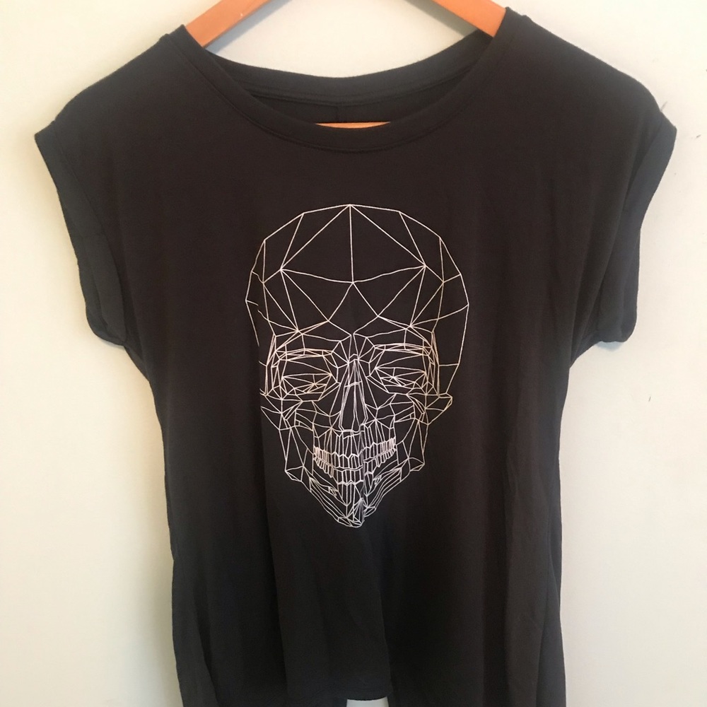 black skull shirt